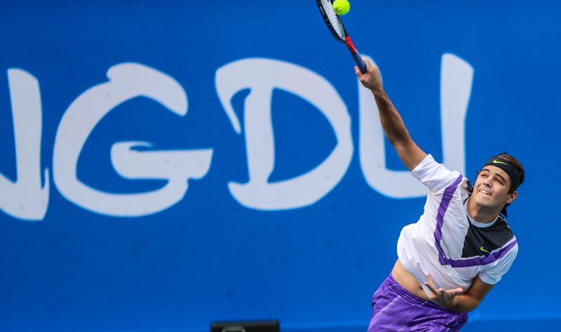 门线上的三 门线上的三