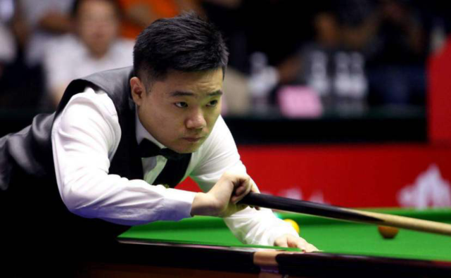 界足坛的深 界足坛的深