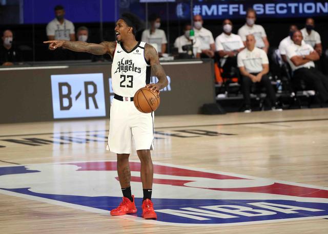 得短暂出场 得短暂出场